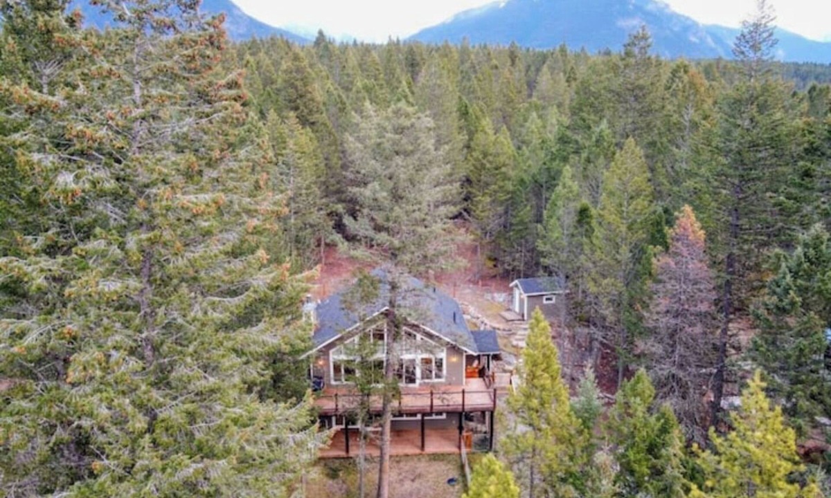 Brisco Bed & Breakfast | (Bed & Breakfast) ~ Private Mountain Dream Retreat