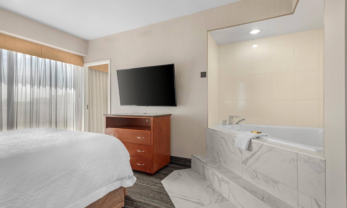 Connaught Hotel | Best Western Plus Suites Downtown