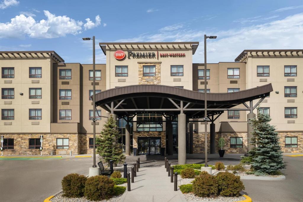 Calgary Hotel | Best Western Premier Freeport Inn Calgary Airport