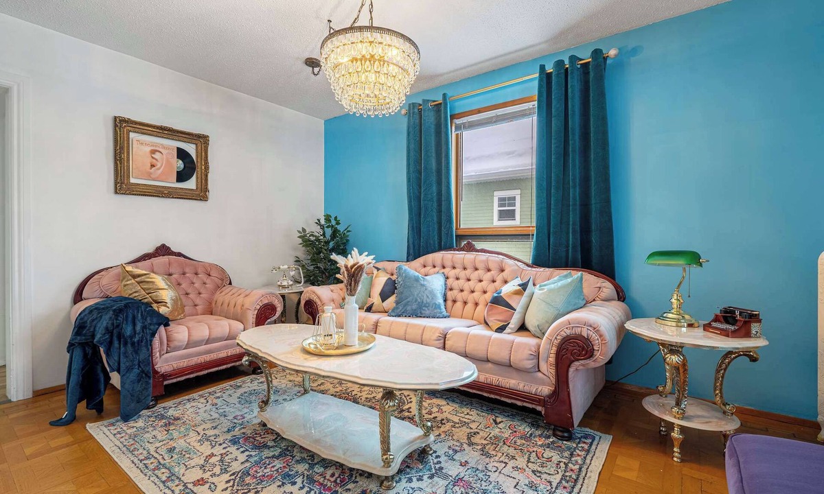 Cranbrook Apartment | Betty Lou's Library | Vintage | Downtown Cranbrook