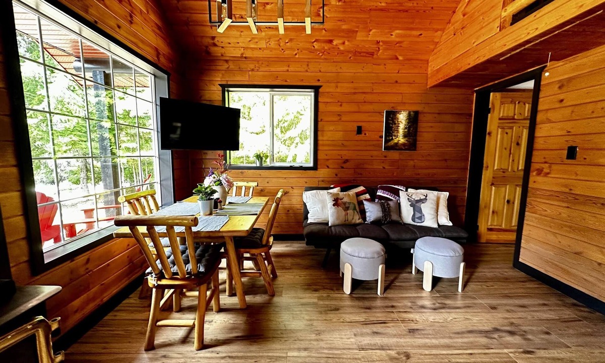 Nakusp Cabin | Black Bear Cabin # 1.