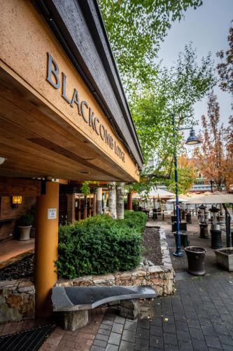 Whistler Village Hotel | Blackcomb Lodge