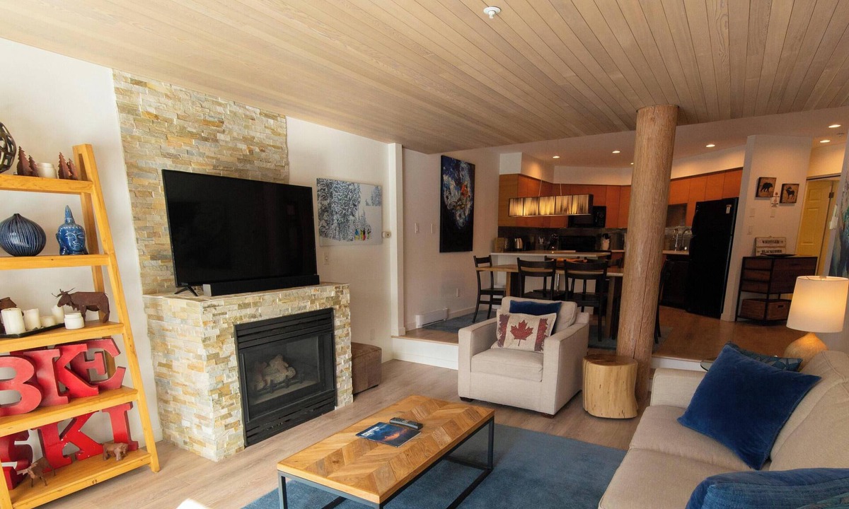 Blueberry Hill Condo | Blueberry Hill Condo - Free Parking, Pool and Hot Tub