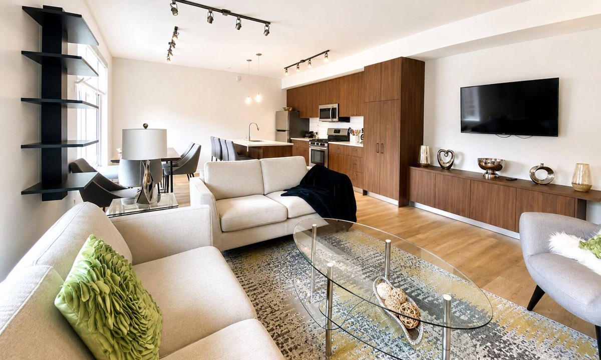 Booktown Hotel | Brand New 3-Bedroom Suite in the Heart of Sidney!