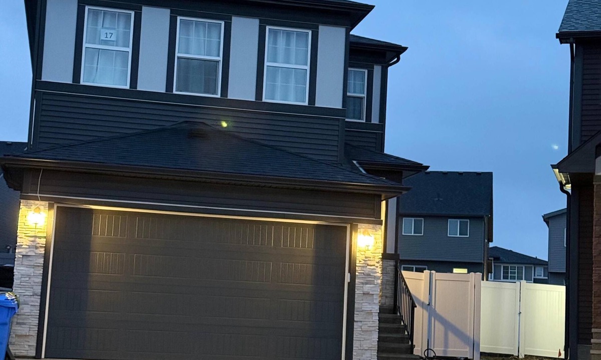 Southwest Calgary House | Brand-New Cozy Private Suite near Spruce Meadows and Transit