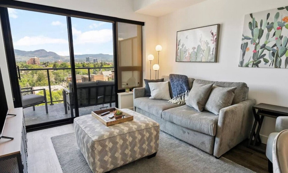 Downtown Kelowna Apartment | Brand New Tenth Floor Condo Downtown #1011