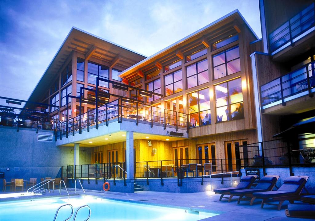 Brentwood Bay Resort | Brentwood Bay Resort - Adults Only - 16 and Older