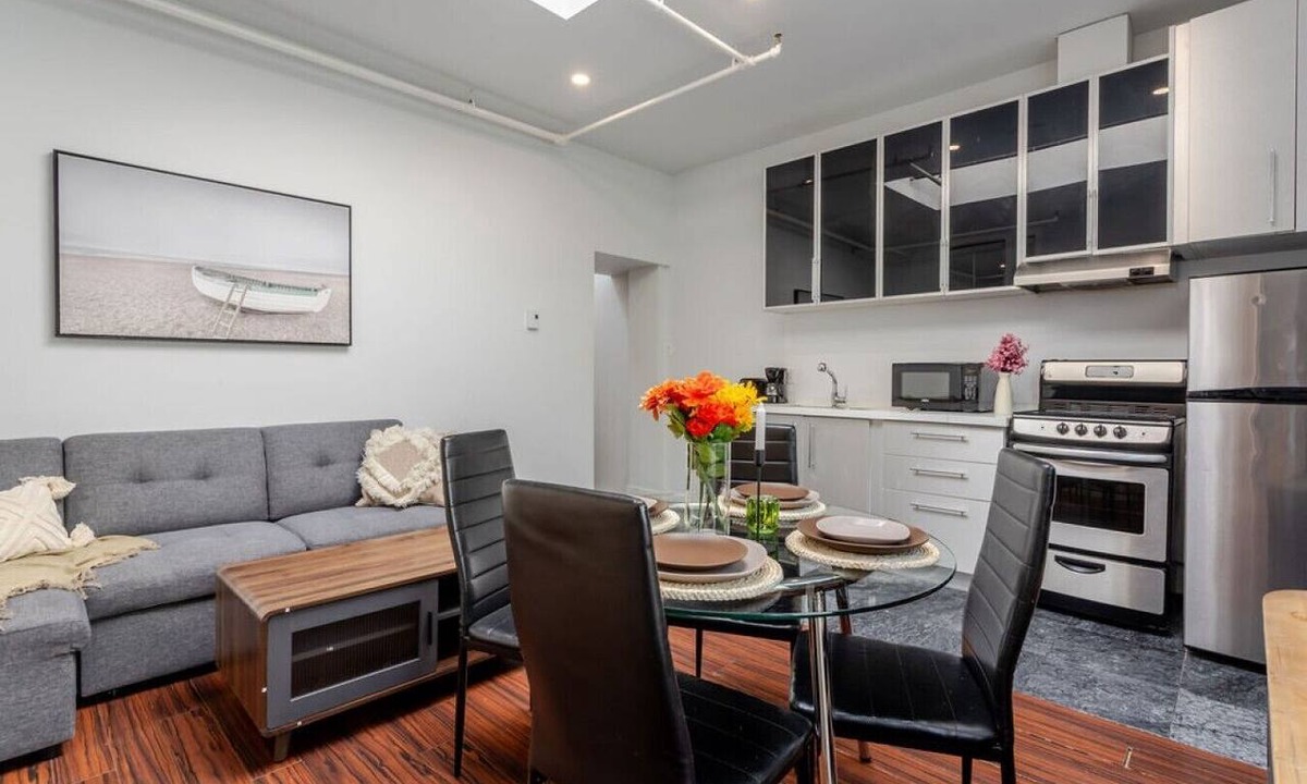 Downtown Montreal Apartment | Bright & Stylish Mezzanine – Live on Bishop St