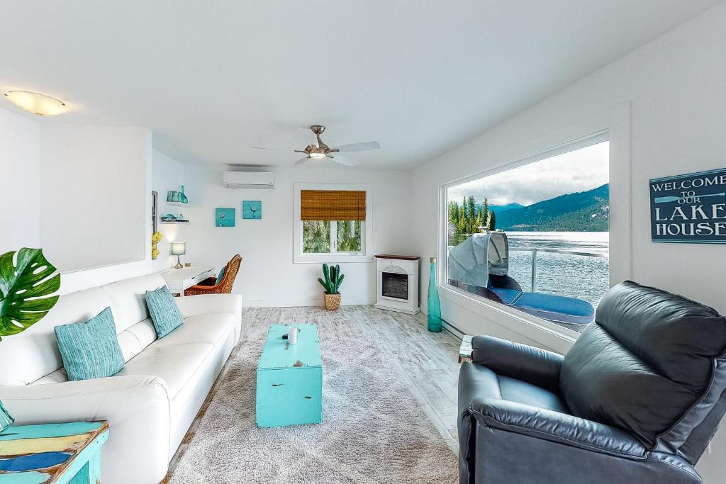 Christina Lake House | Brooks Lake House
