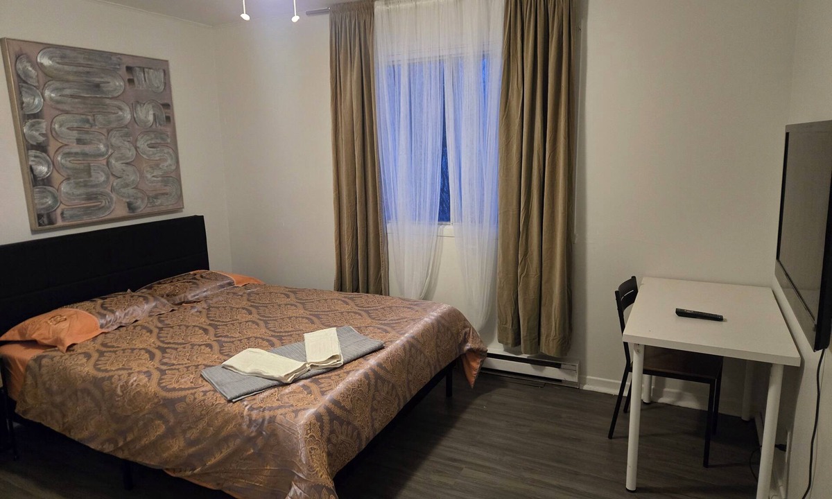 Brossard House | brossard home inn 1