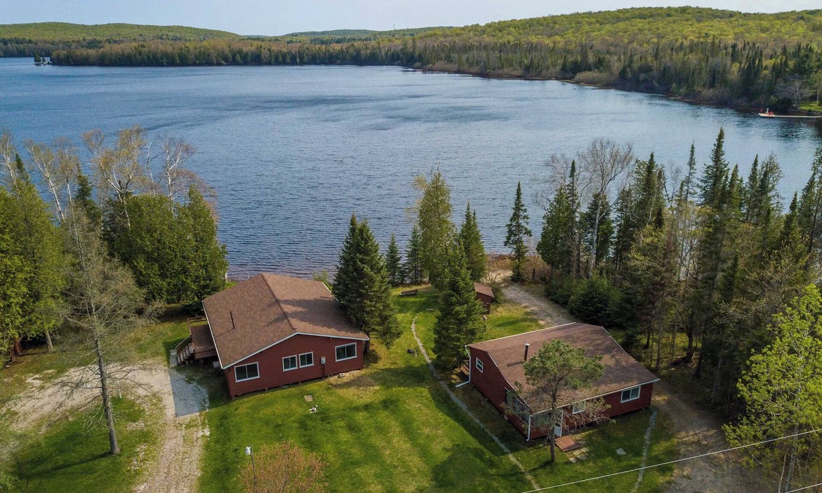 Katrine House | Burks Falls Country Ontario