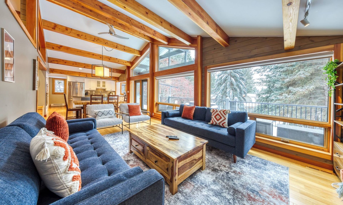 Windermere House | Ashberry Cabin | 5BR | Hot Tub | Windermere