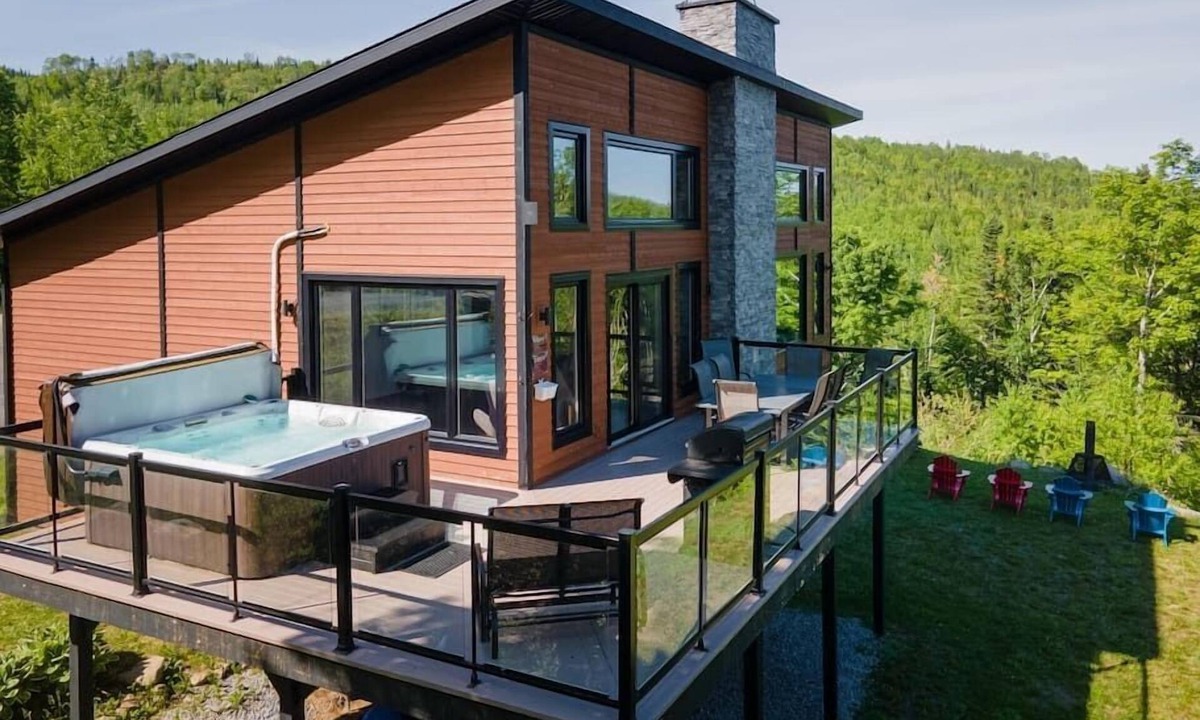 Petite-Riviere-Saint-Francois House | Hôtel à la maison - L'Archibald, spa et montagne!