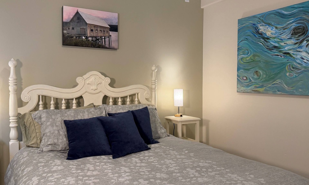 James Bay Apartment | Casa Azul - Apartment in James Bay, Victoria