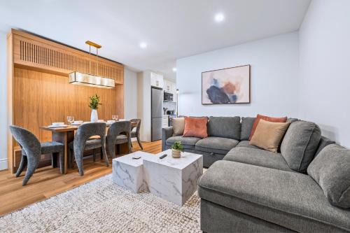 Riverdale Hotel | Casa Hotels Gerrard Modern Downtown Suite