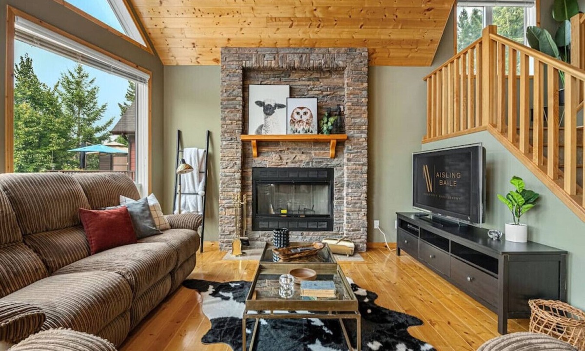 Radium Hot Springs House | Cedar & Sage | Hot Tub | A-Frame | Family Friendly