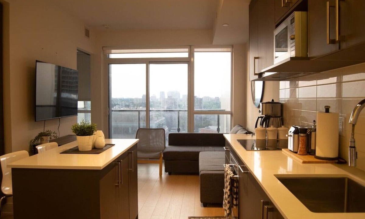 Bloor-Yorkville Apartment | Central Condo in Heart Of Yorkville