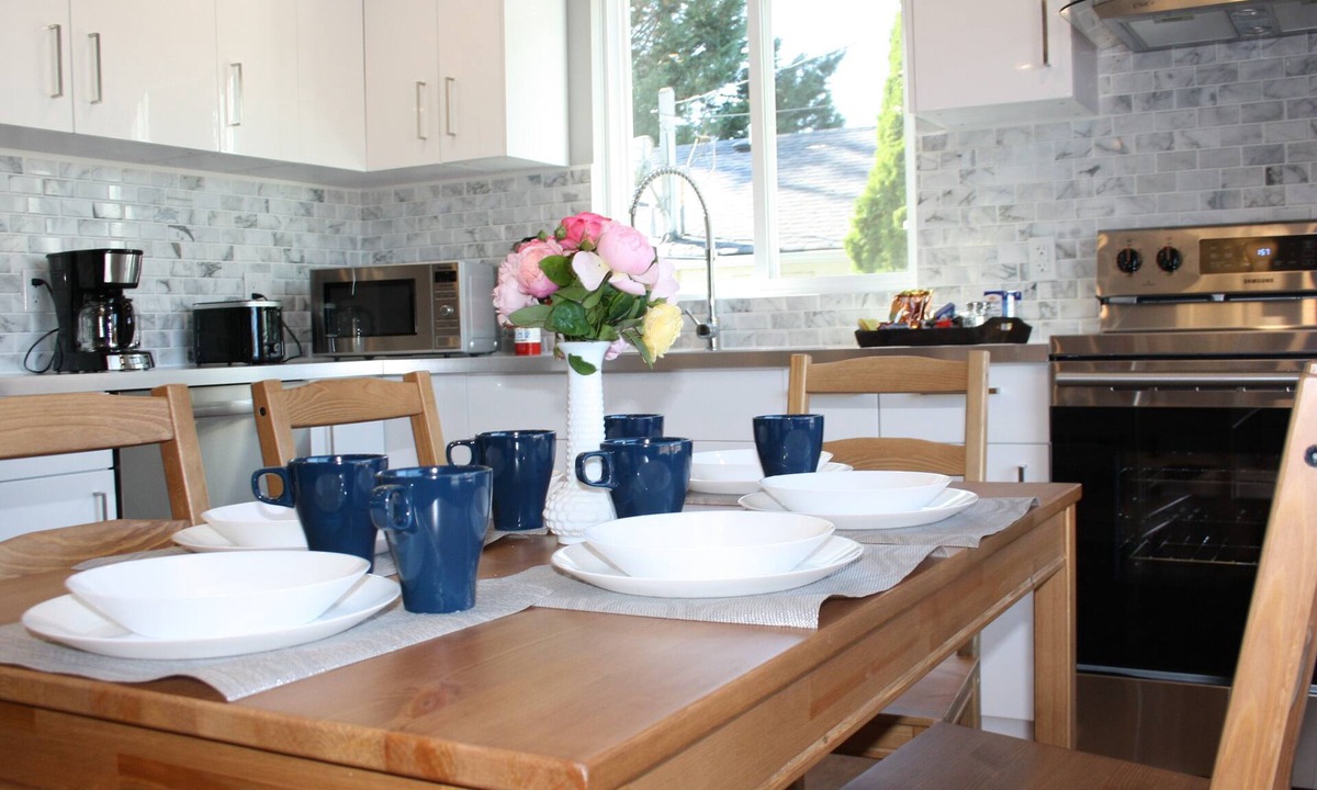 Sardis House | Central House