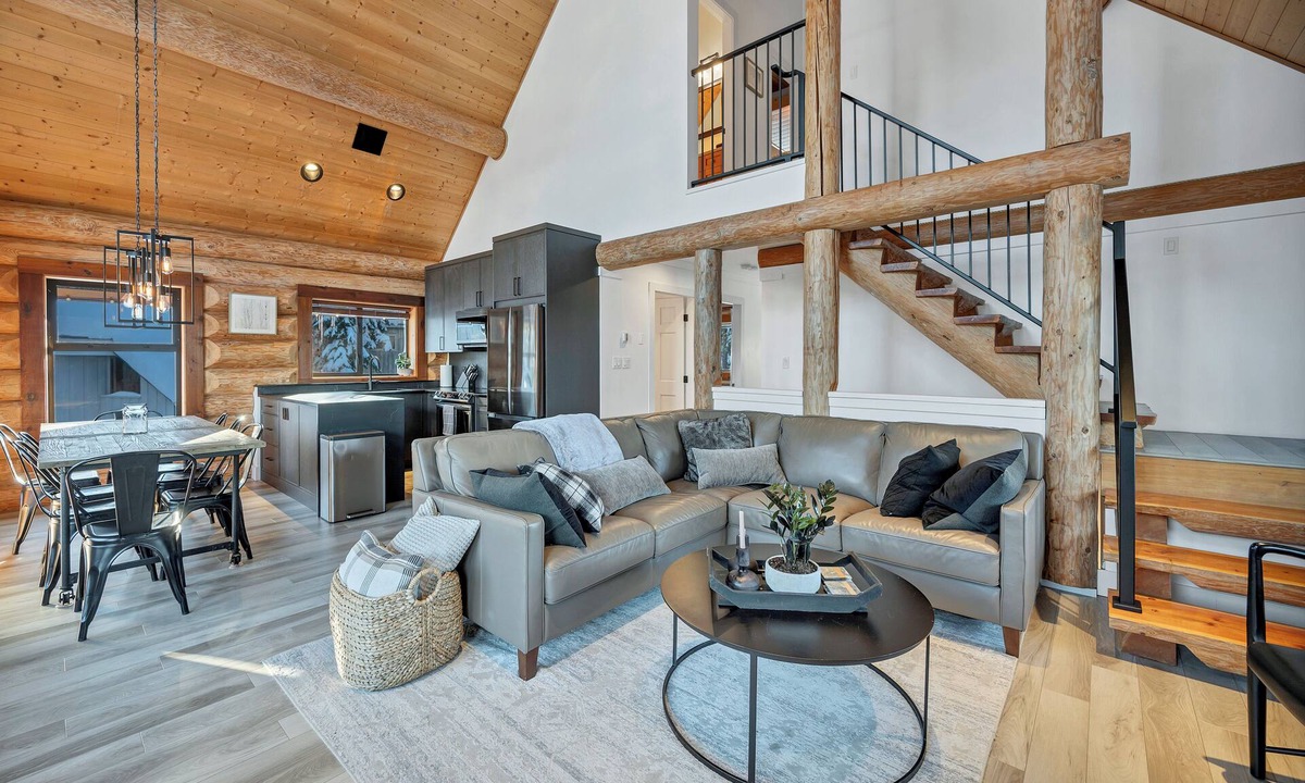 Courtenay Ski Chalet | Chalet Meribel - hot tubs