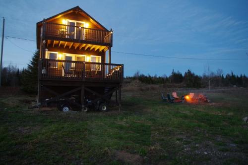 Saint-Luc-de-Bellechasse Ski Chalet | Chalet 2 étages vue sur la montagne