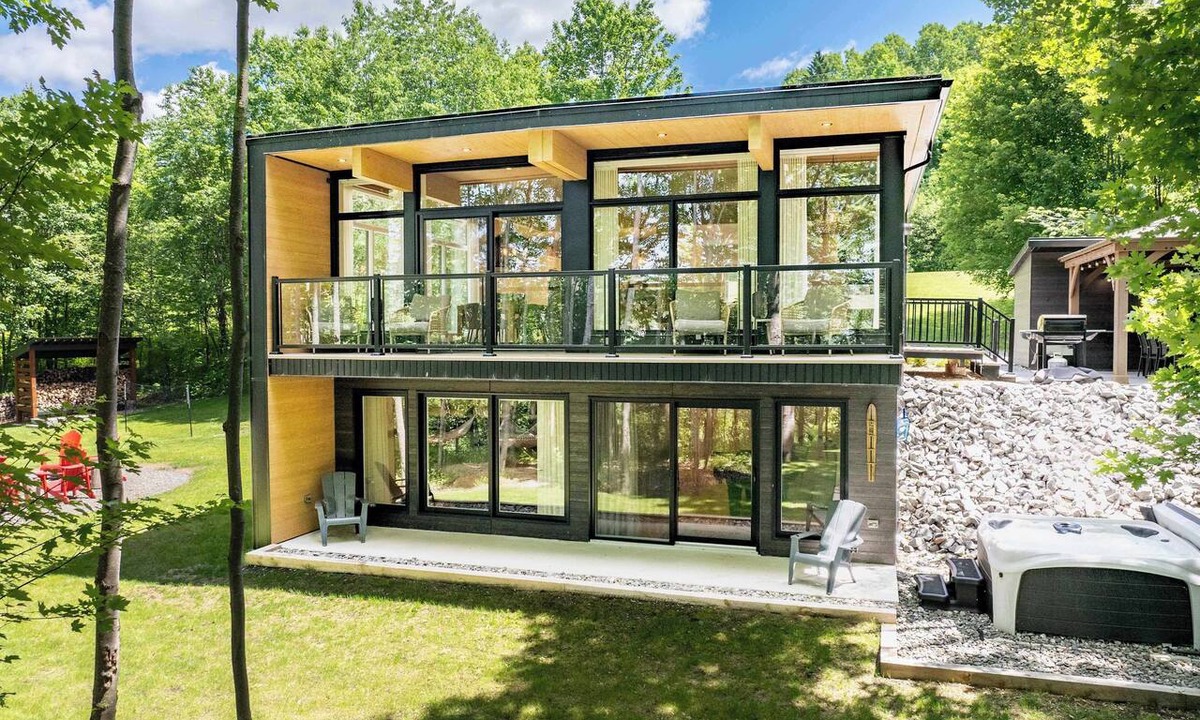 Inverness House | Chalet Mid-Century | Lakeside Joseph | Le Charlo