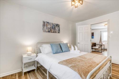 Sudbury Apartment | Charming 2 Bed 1 Bathroom Escape with Free Parking and WiFi