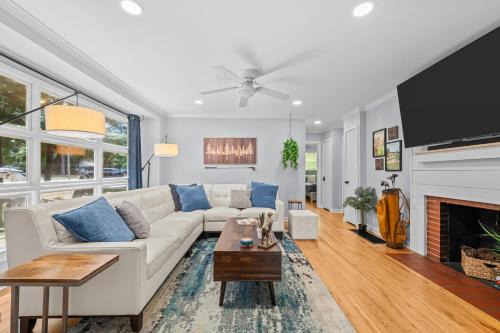 Downtown House | Charming Downtown Corner Cottage - Dog Friendly!