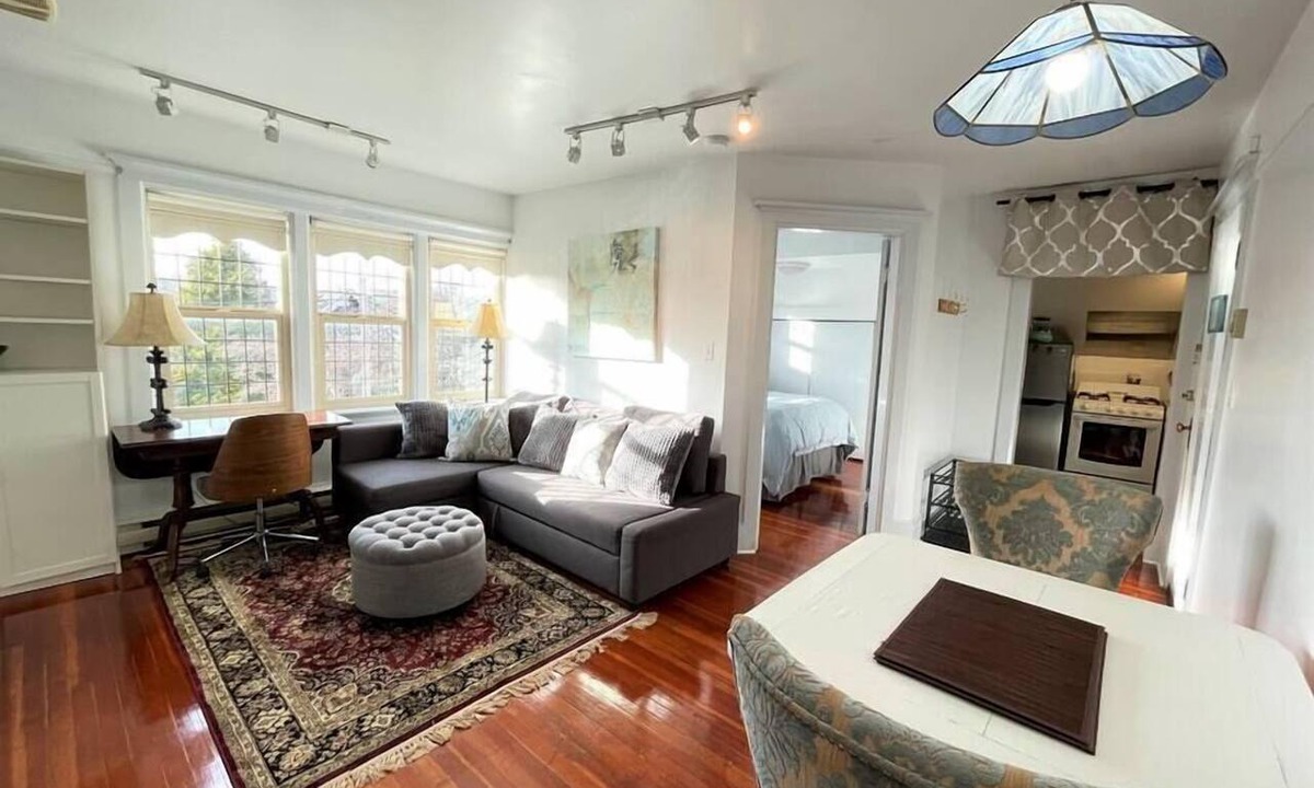 Fairfield Apartment | Charming Suite in Heritage Manor, Free Parking