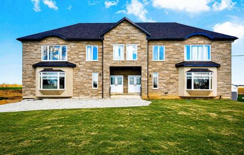 Romney Villa | Chattage Lake Erie Luxury Estate Hot Tub