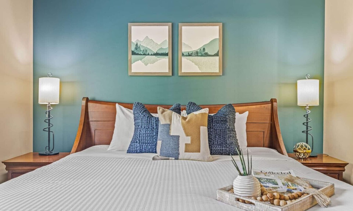 Canmore Condo | Chic Rocky Mountain 2BR w/Hot tub and Pool
