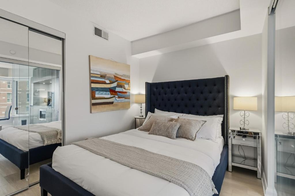 Bloor-Yorkville Apartment | Chic Yorkville 1BR Suite