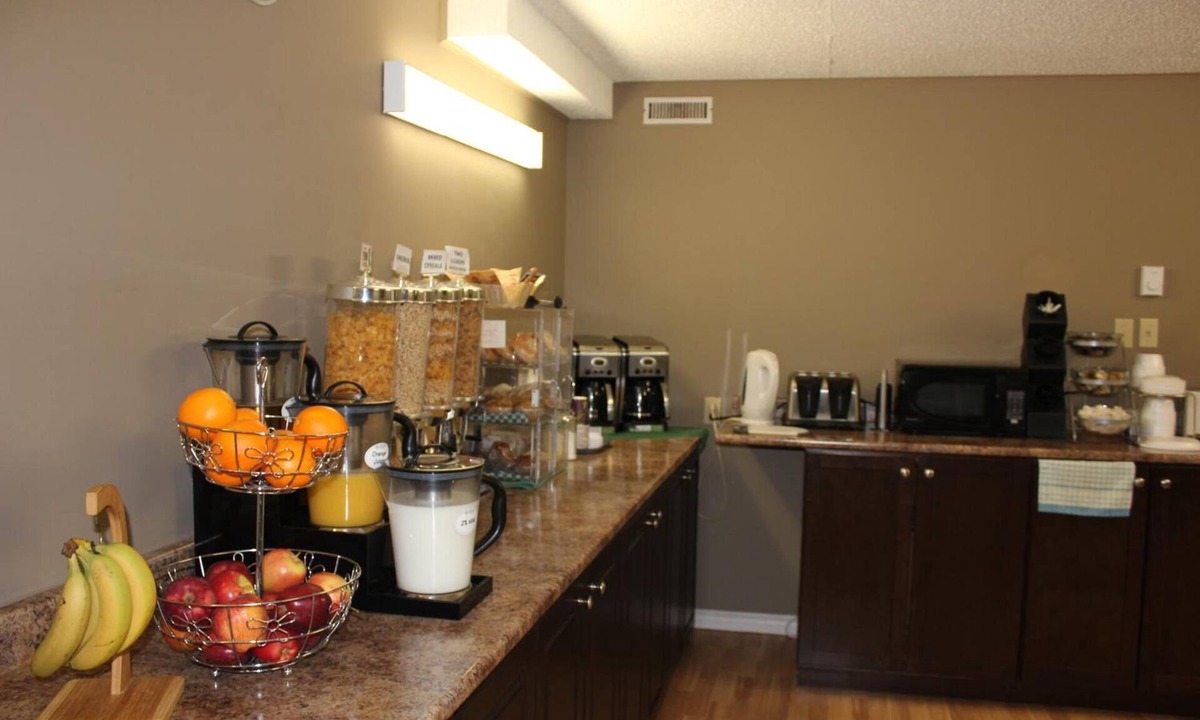 Weyburn Hotel | Circle 6 Motel