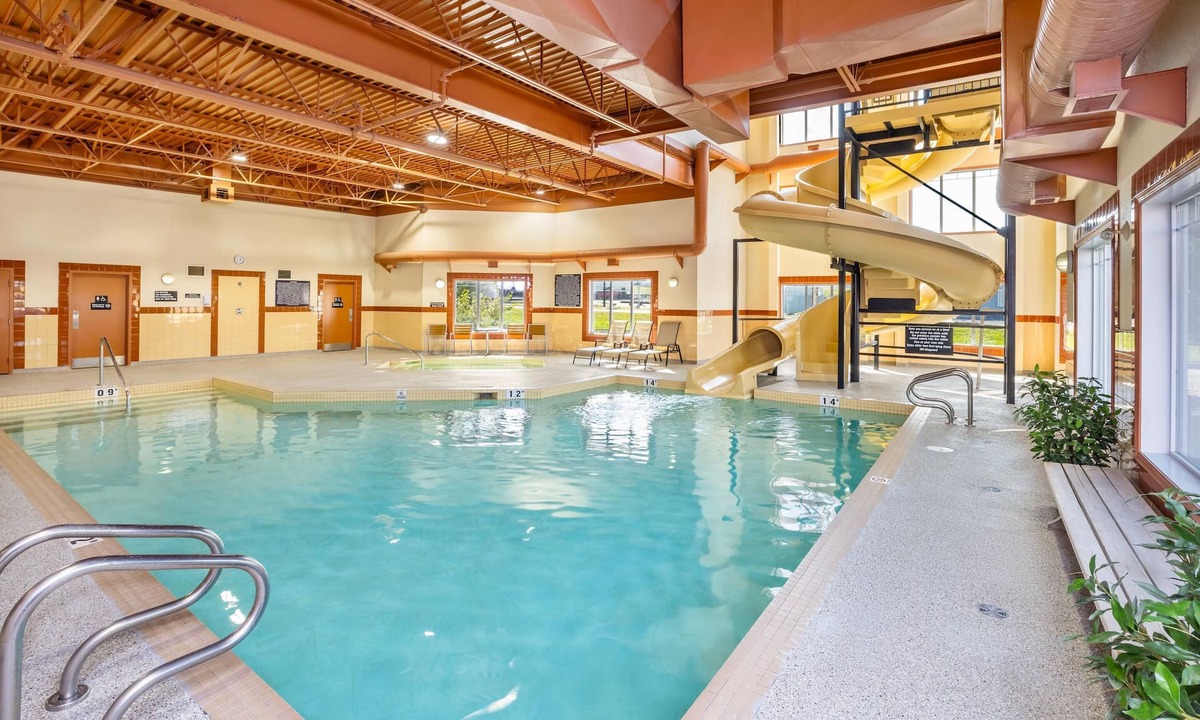 Rimbey Hotel | Clarion Pointe