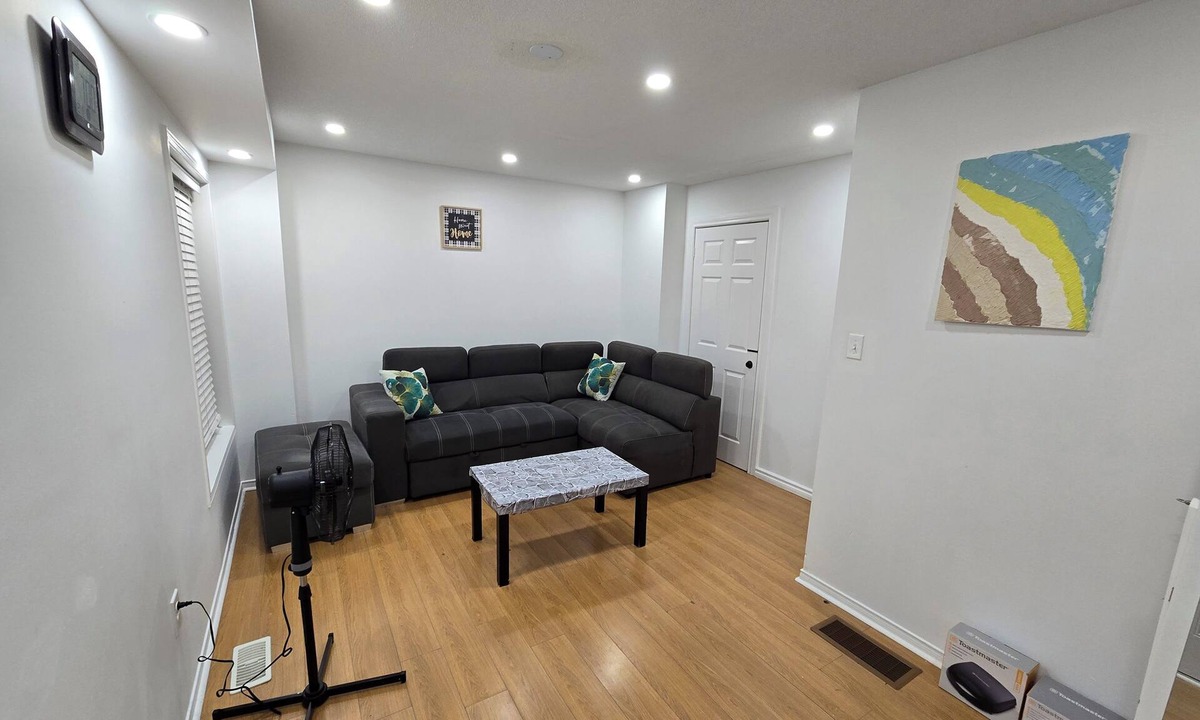 Ajax House | Clean precious house