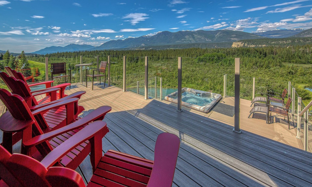 East Kootenay House | Cliff Cabin | Hot Tub | Spectacular Views