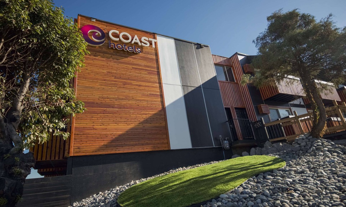 East Side Hotel | Coast Metro Vancouver Hotel