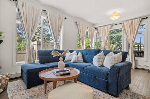 Whyte ave House | Coastal Cove Unit 108 Near UofA Hospital Whyte