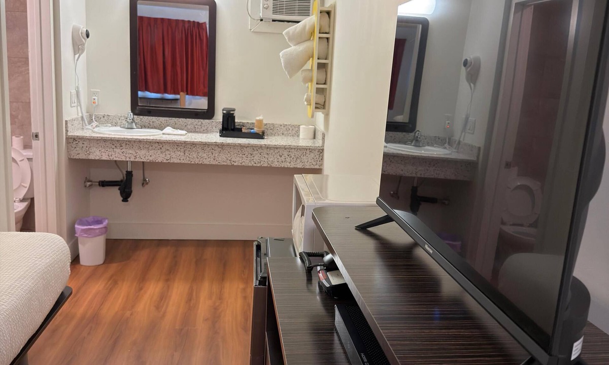 Valleyview Hotel | Coastline Motel Kamloops