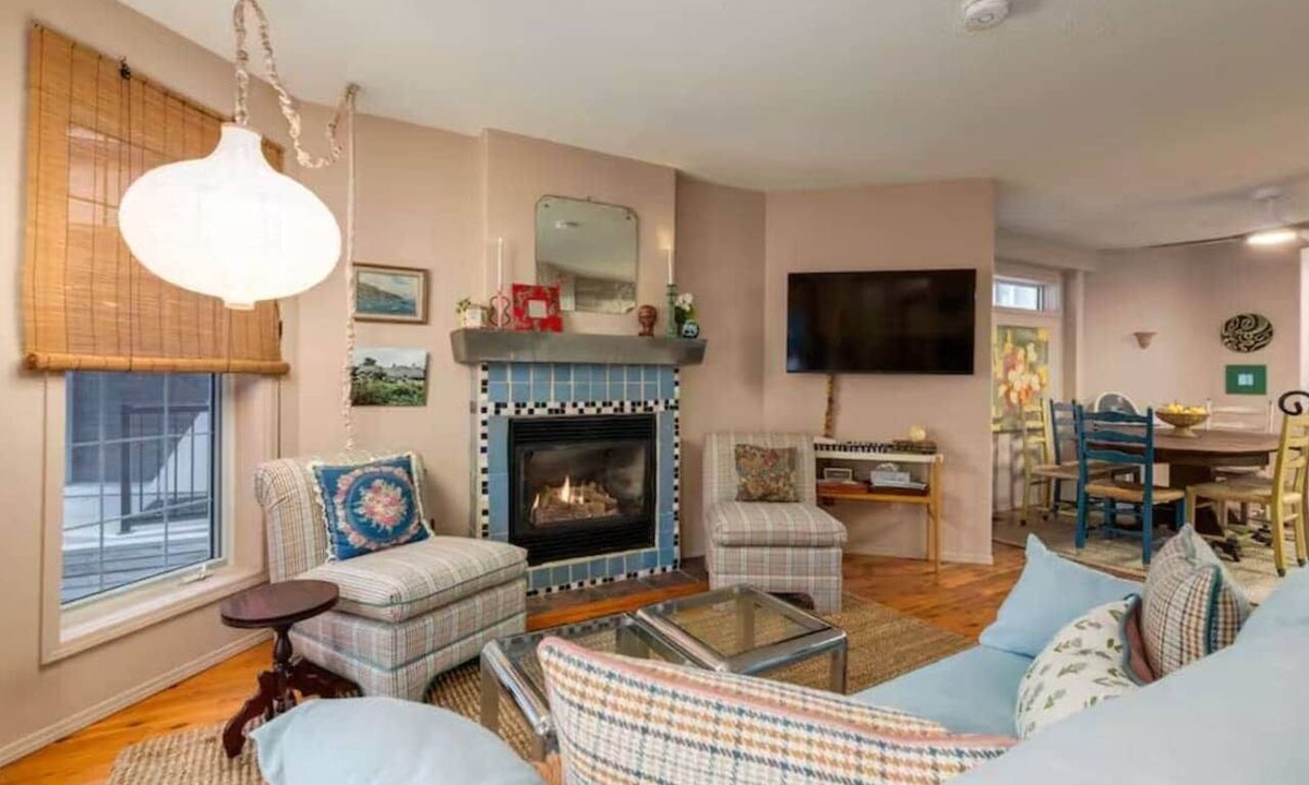 Sunnyside Apartment | Colorful Downtown Retreat | Walk Everywhere