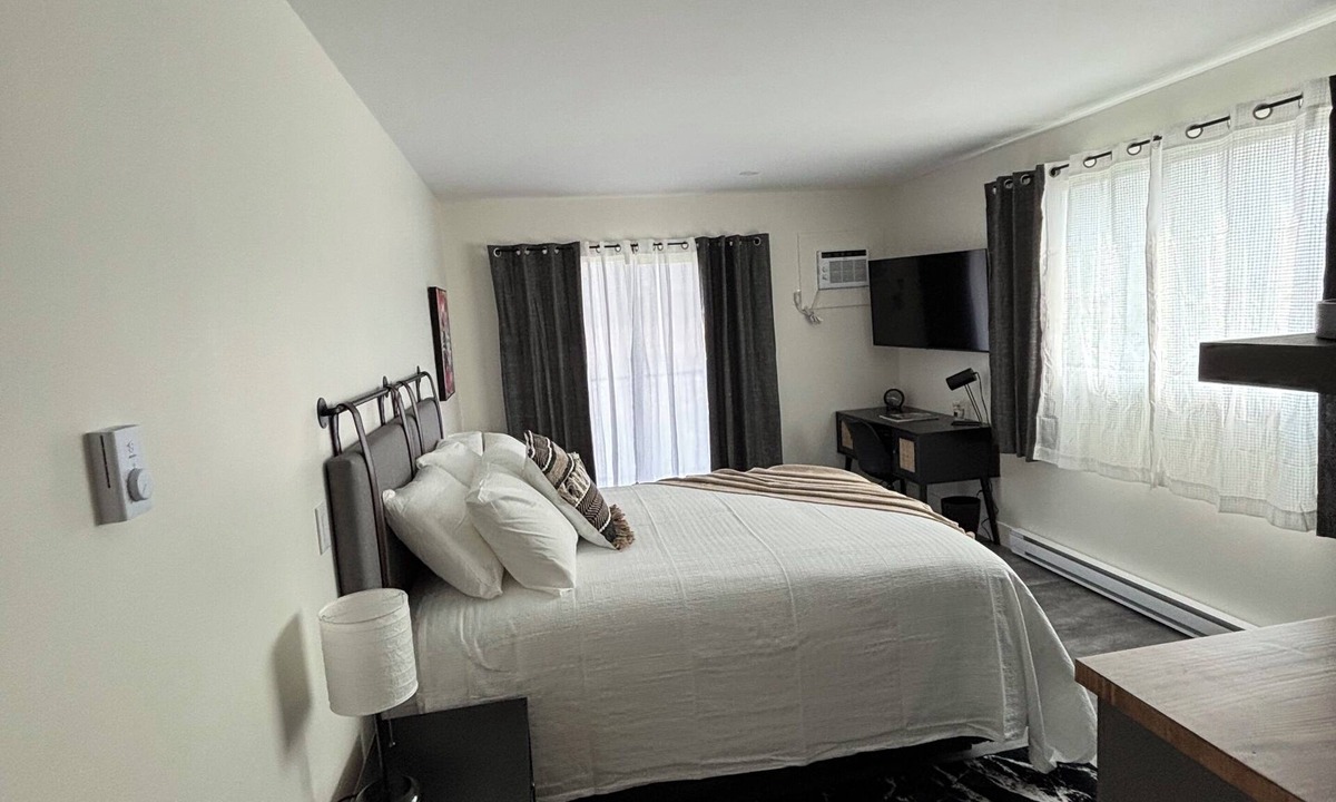 Okanagan-Similkameen Hotel | Comfort Stay Just Minutes from the Sky, Welcome to Skaha Airport Inn & Suites.