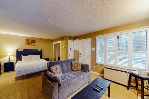 Craigleith Hotel | Condo 503 at North Creek Resort