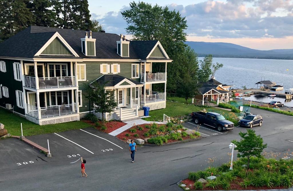 Saint Donat Apartment | Condo Lac Archambault 299