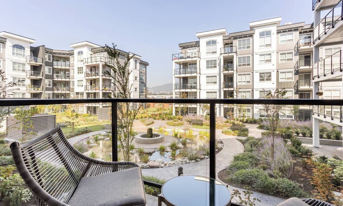 Port Coquitlam Condo | Condo with AC/Parking and elevator in Port Coquitlam
