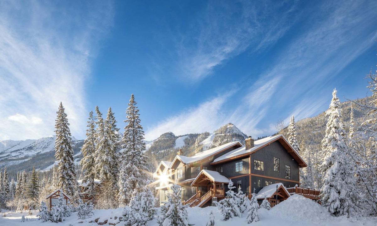 Golden Cabin | Copper Horse Lodge