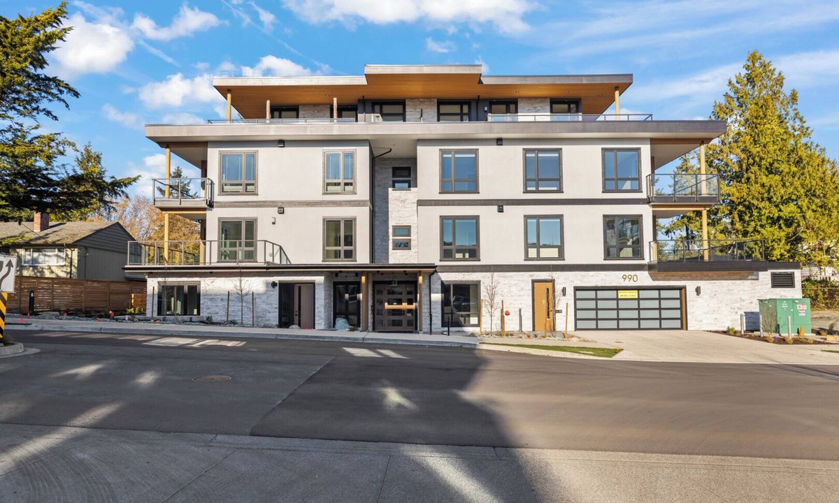 Cordova Bay Condo | Cordova Bay Living