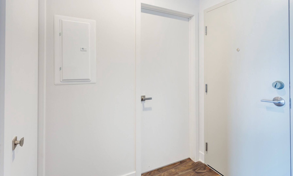 Brossard Apartment | Corporate Stays | Lumeo | Modern & spacious 1BR