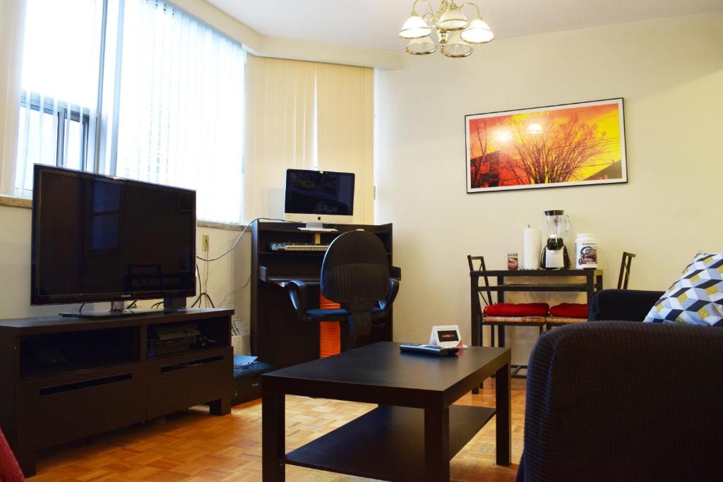 Bay Cloverhill Apartment | Cosy 1 Bedroom Flat in Yorkville