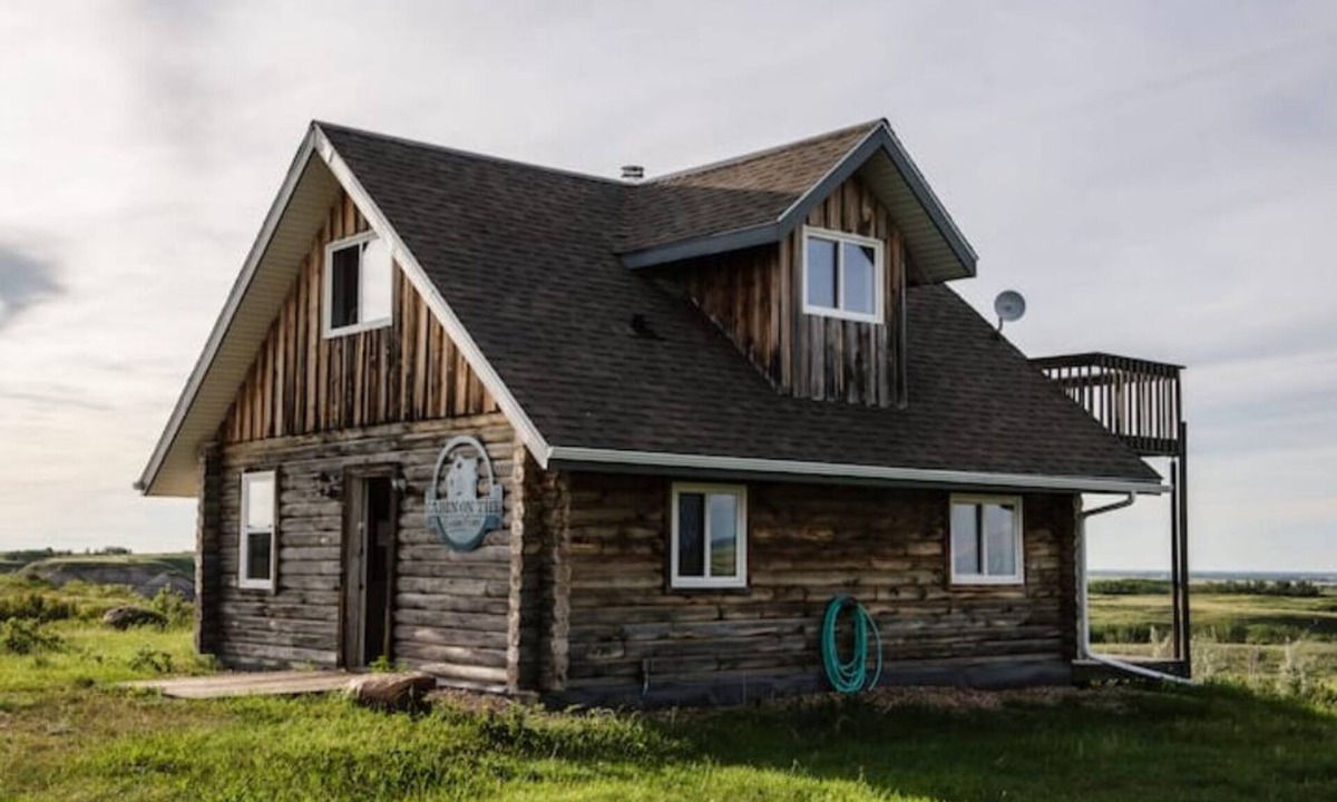 Castor Cabin | COTC: Log Cabin Glamping