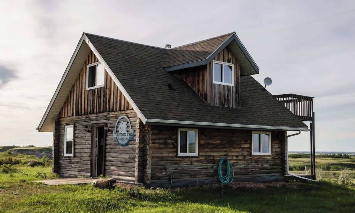 Division No. 7 Cabin | COTC: Log Cabin Glamping