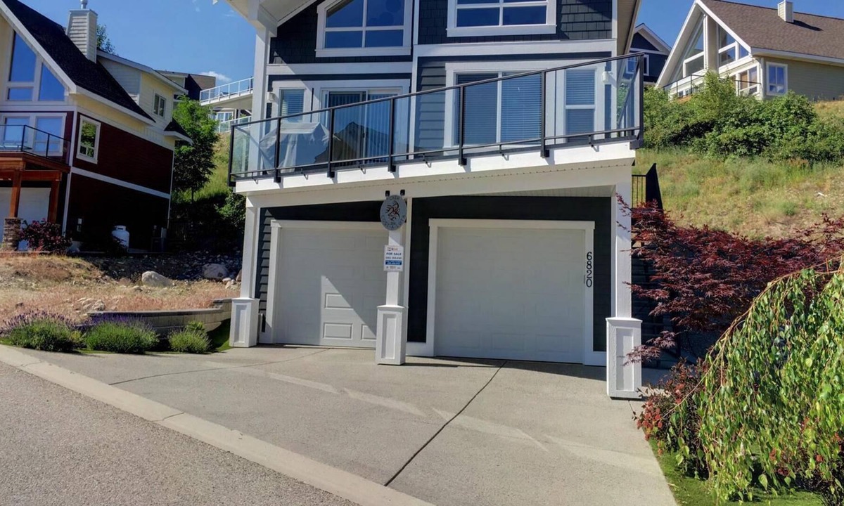 Central Okanagan House | Cottage Life - Lake Views - Entire Home at La Casa
